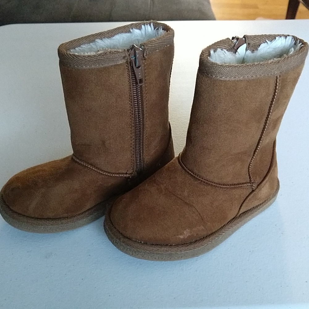 Winter Boots - Picture 3 of 8